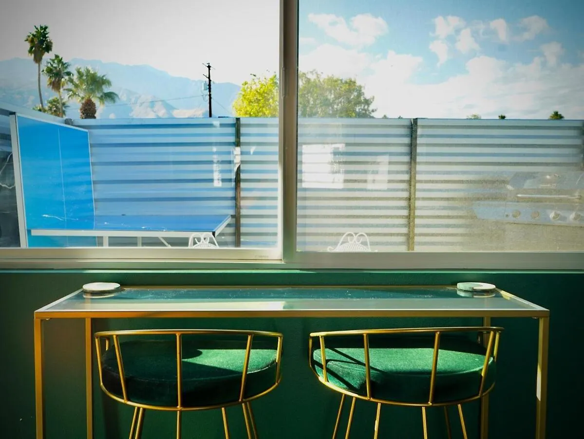Blast From The Past 1959 Mid Century Eclectic Home Palm Springs Tatil Evi