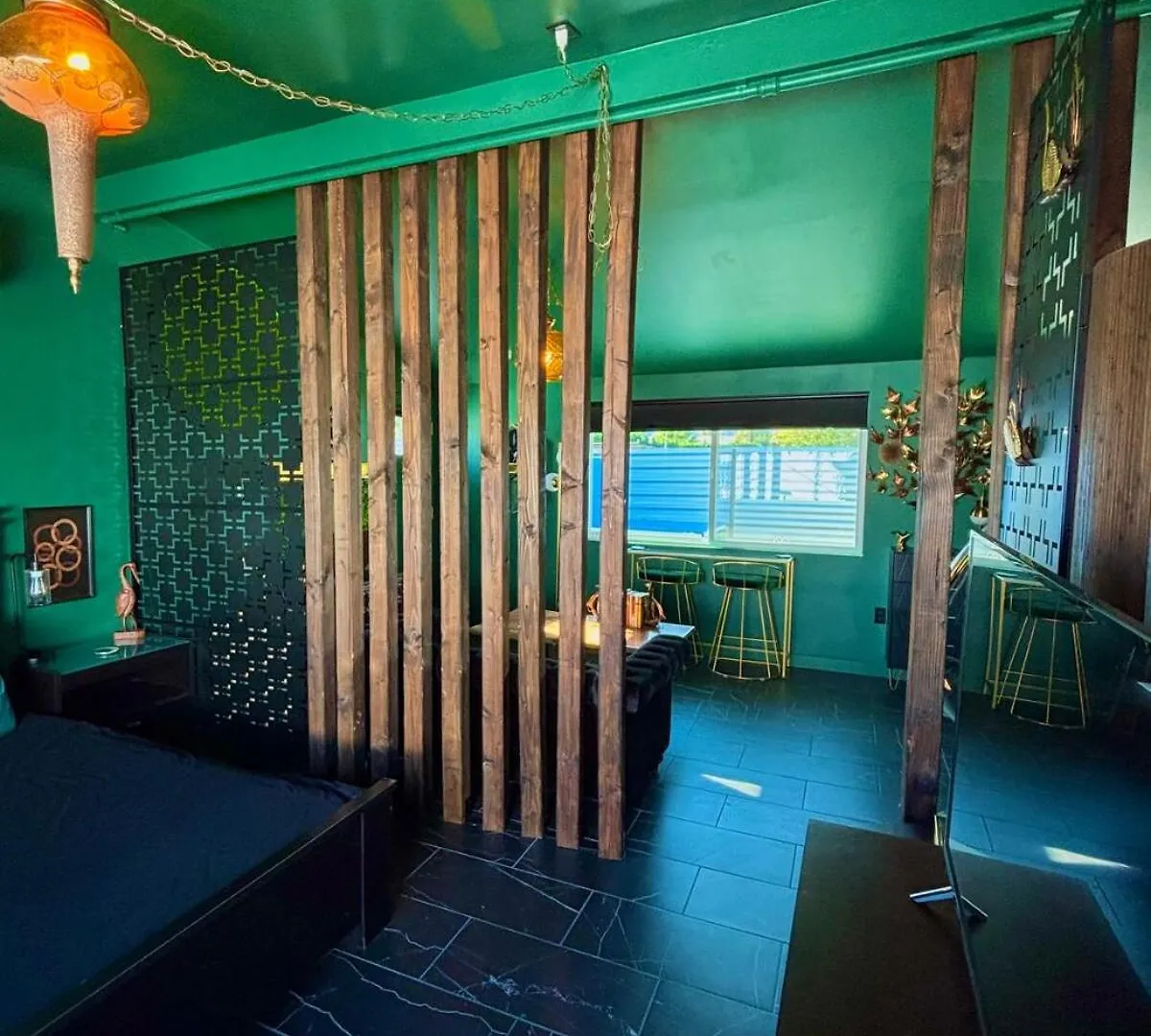 Blast From The Past 1959 Mid Century Eclectic Home Palm Springs